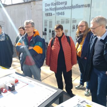 Beirat und Mitarbeitende des Menschenrechtszentrums Cottbus besuchen Lernort auf dem Kaßberg