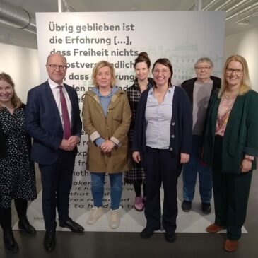 Staatsminister Oliver Schenk besucht Lern- und Gedenkort Kaßberg-Gefängnis