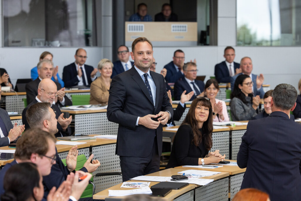 Wir gratulieren: Vorstandsmitglied Alexander Dierks neuer Landtagspräsident